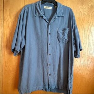 Tommy Bahama size XL blue silk short sleeve shirt